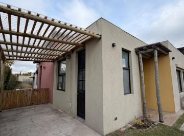 Casa · 130m² · 4 Ambientes · 4 Cocheras · Venta Casa Los Arces