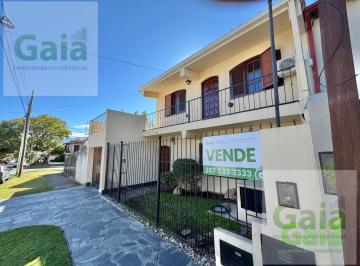 Casa · 210m² · 7 Ambientes · 3 Cocheras · Casa en Tres Cerritos