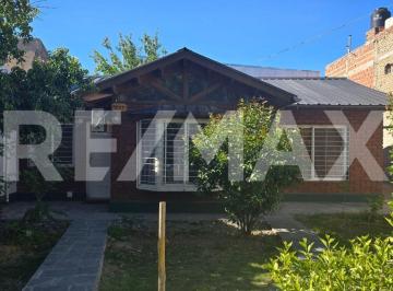 Casa · 120m² · 4 Ambientes · Casa en Alquiler Dos Dorm. - Neuquén
