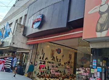 Local comercial · 243m² · Importante Loca Comercial Moron Centro