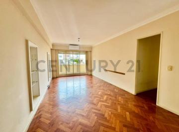 Departamento · 94m² · 4 Ambientes · 1 Cochera · Venta Departamento 4 Ambientes con Dependencia de Servicio en Caballito