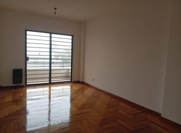 Departamento · 48m² · 2 Ambientes · Alquiler Semipiso 2amb Floresta
