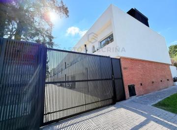 Casa · 120m² · 5 Ambientes · 1 Cochera · Casa en Barrio Parque Leloir