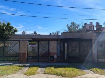 Casa de 3 ambientes, Lomas de Zamora · Casa a m Autopista a Caba