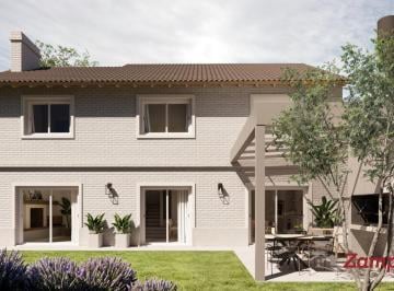 Casa · 230m² · 6 Ambientes · 2 Cocheras · Pre Venta Casa 6 Ambientes a Estrenar en Lomas de San Isidro, Jardín y Doble Cochera, Parrilla