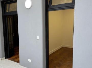 PH · 50m² · 3 Ambientes · Solo Uso Comercial: Consultorio - Estudio - Oficina Impecable PH en Villa Crespo