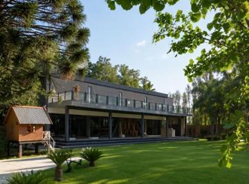 Casa · 400m² · 5 Ambientes · Importante Alquiler Casa 4 Dorm. Roldan