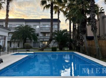 Casa · 72m² · 3 Ambientes · 2 Cocheras · Duplex en Venta en Palmas del Sol