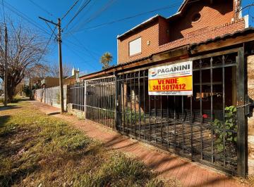 Casa · 200m² · 8 Ambientes · 1 Cochera · Piaggio 537 - Casa de 4 Dorm. en Venta - Alberdi, Rosario