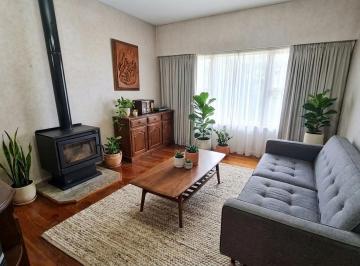 staging-output-1784565543301.jpeg · Venta Casa 4 Ambientes Castelar Jardín