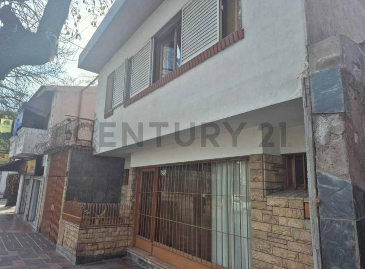 Departamento · 150m² · 8 Ambientes · 1 Cochera