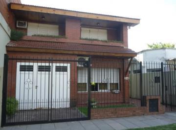 Casa de 5 ambientes, Ituzaingó · Chalet 4 Ambientes con Parque y Quincho | Apto Crédito | Ituzaingó Norte
