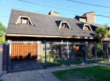 Casa · 220m² · 5 Ambientes · 2 Cocheras · Casa - Castelar Norte