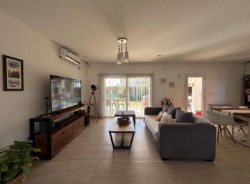 Casa · 227m² · 3 Ambientes · 2 Cocheras · Venta Casa Dos Dormis El Prado Valle Escondido