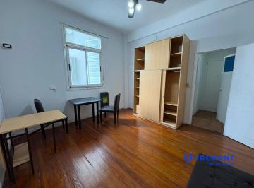 Departamento · 30m² · 1 Ambiente · Chile 1900 | Alquiler de Departamento Monoambiente en El Barrio de Balvanera!