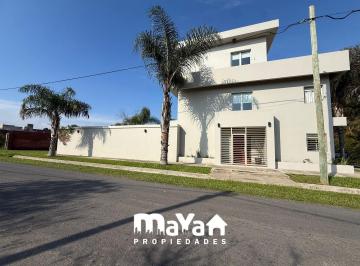 Casa · 280m² · 4 Ambientes · 2 Cocheras · Casa en Venta - San Jacinto
