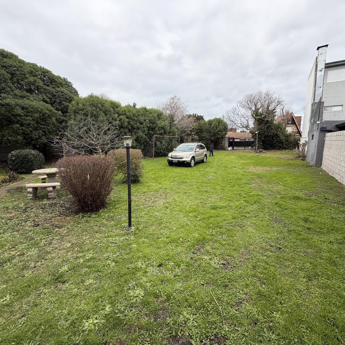 Venta lote en Barrio Villa Primera de 12 metros de frente x 43,30 metros de fondo