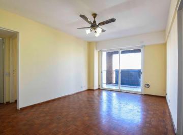 Departamento · 42m² · 2 Ambientes · Departamento en Alquiler – 2 Amb con Balcón Flores