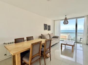 Departamento · 62m² · 3 Ambientes · 1 Cochera · Impecable Piso en Playa Chica con Vista Al Mar