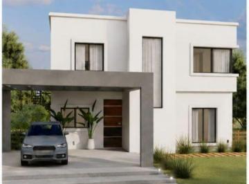 Casa · 182m² · 5 Ambientes · 3 Cocheras · Impecable Casa en El Barrio de San Pablo!