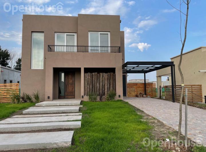 Casa · 156m² · 4 Ambientes · 1 Cochera
