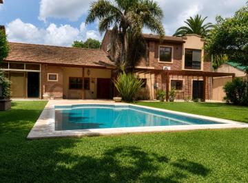 Casa · 308m² · 6 Ambientes · 4 Cocheras · Casa en Venta Villa Elisa 4 Dorm. Cochera y Pileta