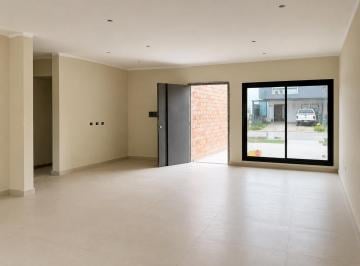 Casa · 108m² · 3 Ambientes · 2 Cocheras · Duplex en Venta en Planta Baja en San Ignacio Village