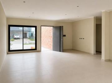 Casa · 108m² · 3 Ambientes · 2 Cocheras · Duplex en Venta en Planta Baja en San Ignacio Village