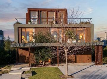 Casa · 390m² · 7 Ambientes · 2 Cocheras · Espectacular Casa de Diseño Al Lago en Alquiler – Virazón, Nordelta - 4 Suites