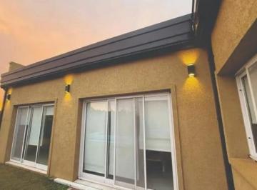 Casa · 165m² · 4 Ambientes · 1 Cochera · Casa Venta 4 Ambientes San Ramon Pilar del Este Parrilla Pileta