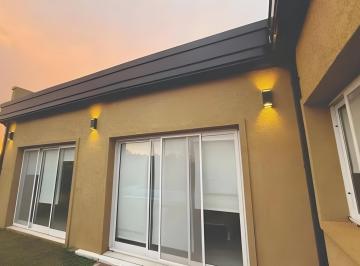 Casa · 165m² · 4 Ambientes · 1 Cochera · Venta Casa 4 Ambientes en Pilar del Este Financiación Hasta 12 Años Oportunidad!