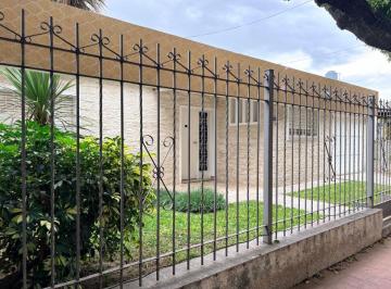 Casa de 6 ambientes, Córdoba · Casa Tres Dorm. Apta Credito