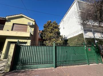 Casa · 370m² · 5 Ambientes · 4 Cocheras · Espectacular Casa en Vicente López de 5 Ambientes Desarrollada en 2 Plantas + Subsuelo