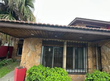Casa · 198m² · 4 Ambientes · 2 Cocheras · Venta Casa 4 Ambientes Quilmes Oeste