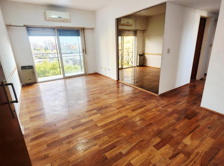 Increible Piso de 3 Amb. con Cochera y Baulera