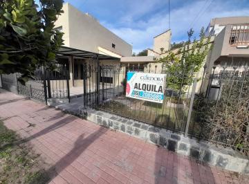 Casa · 100m² · 3 Ambientes · Casa en Alquiler en B° Marques de Sobremonte