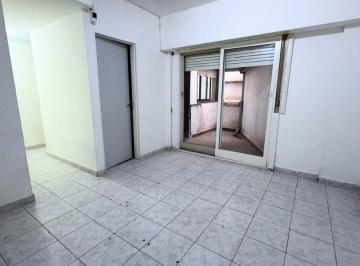 Departamento de 2 ambientes, Retiro · 2 Ambientes Amplios con Patio Techado, Luminoso, 1er Piso