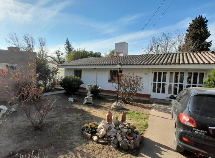 Casa · 255m² · 2 Dormitorios · 1 Cochera