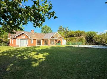 Casa de 3 ambientes, Escobar · Casa en Venta en Una Planta Sobre Terreno de 1000 m² y 160 m² Cubiertos.
