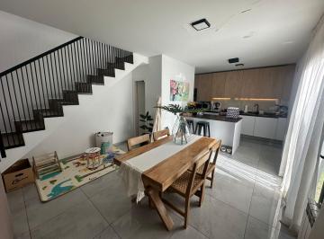 Casa · 90m² · 6 Ambientes · 2 Cocheras · Duplex en Venta en San Ignacio Village 2 Dorm. 2 Baños Patio