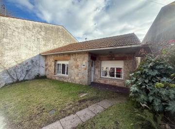Casa · 71m² · 3 Ambientes · Oportunidad en San Carlos - Chalet a Reciclar Sobre Lote de 333 m²