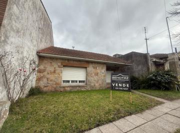 Casa · 71m² · 3 Ambientes · Oportunidad en San Carlos - Chalet a Reciclar Sobre Lote de 333 m²