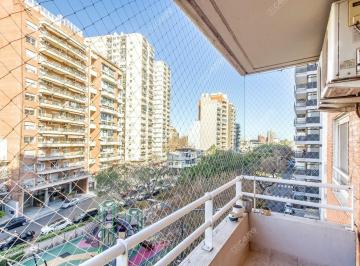 Departamento · 55m² · 3 Ambientes · Del Campo Vende: Excelente Dpto 3 Amb Sobre Blvr. y a m de Av Cabildo