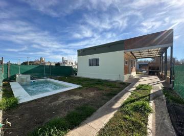 Casa · 140m² · 3 Ambientes · 2 Cocheras · Casa Nueva con Piscina, Quincho y Sotano - Ibarlucea