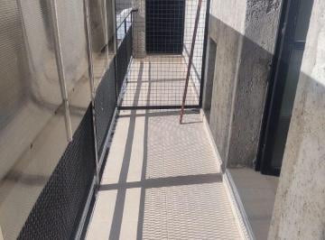 Departamento de 6 ambientes, Godoy Cruz · Departamento en Godoy Cruz 2 Piso por Escaleras