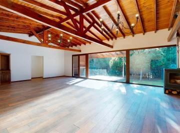 Casa · 299m² · 7 Ambientes · 1 Cochera · Casa en Villa Lago Gutierrez en Lote 2500 m²