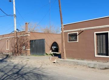Bodega-Galpón de 10 ambientes, Santa Lucía · Predio con Oficinas Para Empresas