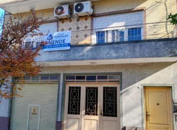 Casa de 3 ambientes, Villa Lugano · Casa - Dpto con Cochera, local y Fondo Libre en Villa Lugano