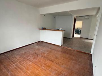 Casa · 80m² · 4 Ambientes · 1 Cochera · Alquiler Casa Apto Profesional Lugones 4900