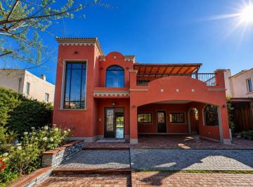Casa · 442m² · 8 Ambientes · 1 Cochera · Venta Casa en Santa Barbara